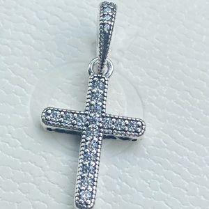 Pandora Sparkling across Dangle ✨